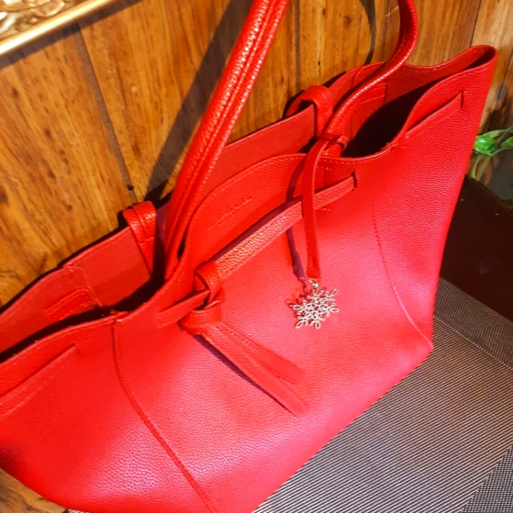 ELIZABETH ARDEN TOTE